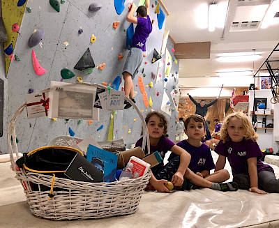 CESTA DE NAVIDAD AMI