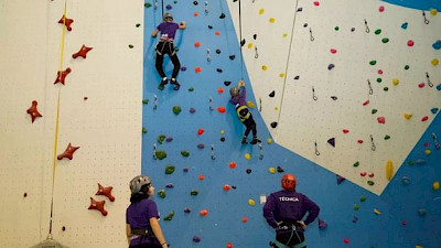 El AMI SALE EN EL PERIÓCIO - LA VOZ DE GALICIA