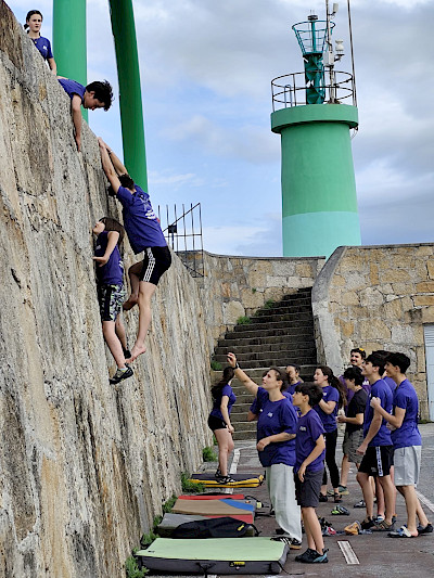 ¡Al buen tiempo, clases de escalada en el dique! ¡Al buen tiempo, clases de escalada en el dique!
